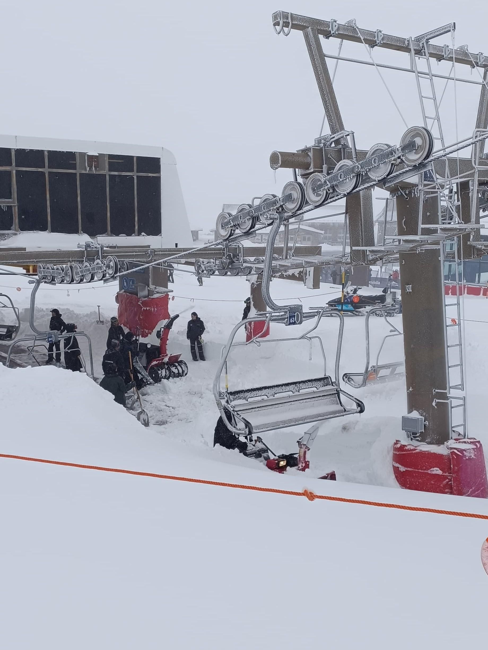Los operarios se afanaban este viernes en preparar la estación