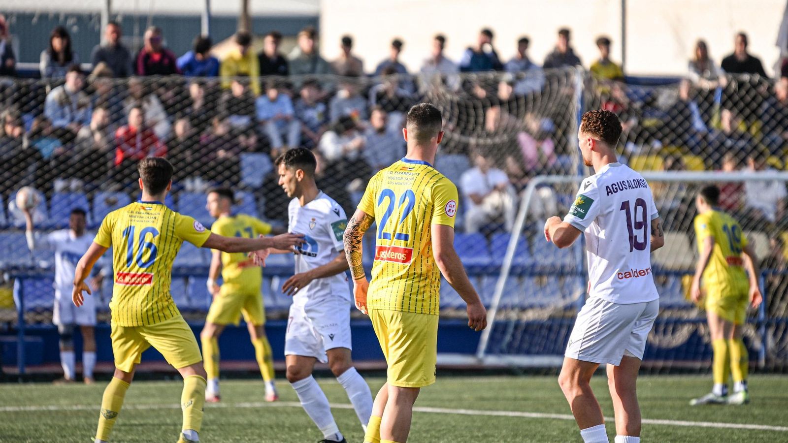 Agus Alonso lo intentó, pero no pudo generar excesivo peligro en la meta panciverde.