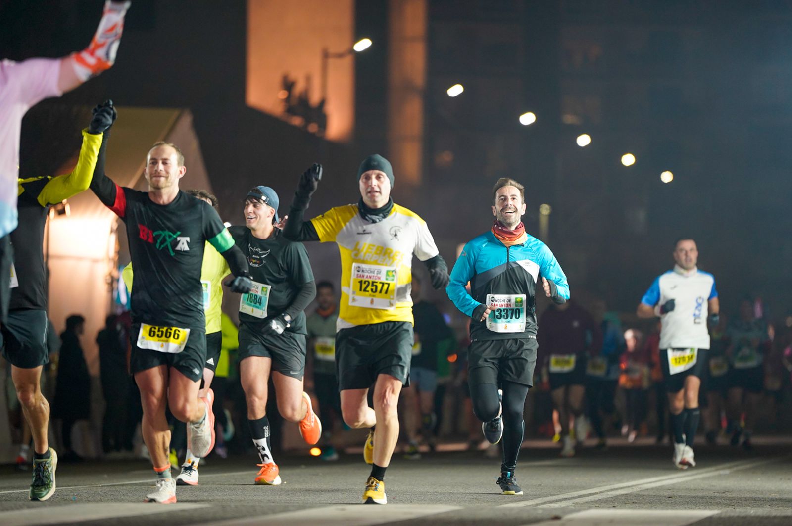 En imágenes: búscate en tu llegada a meta de la Carrera de San Antón 2026 (10)