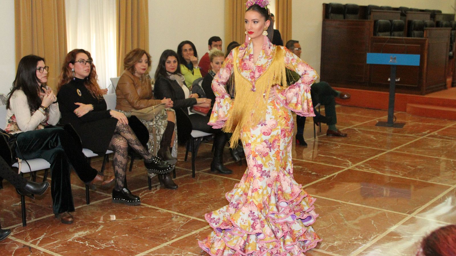 Modelo en la presentación de 'Huelva Flamenca' en la Diputación.