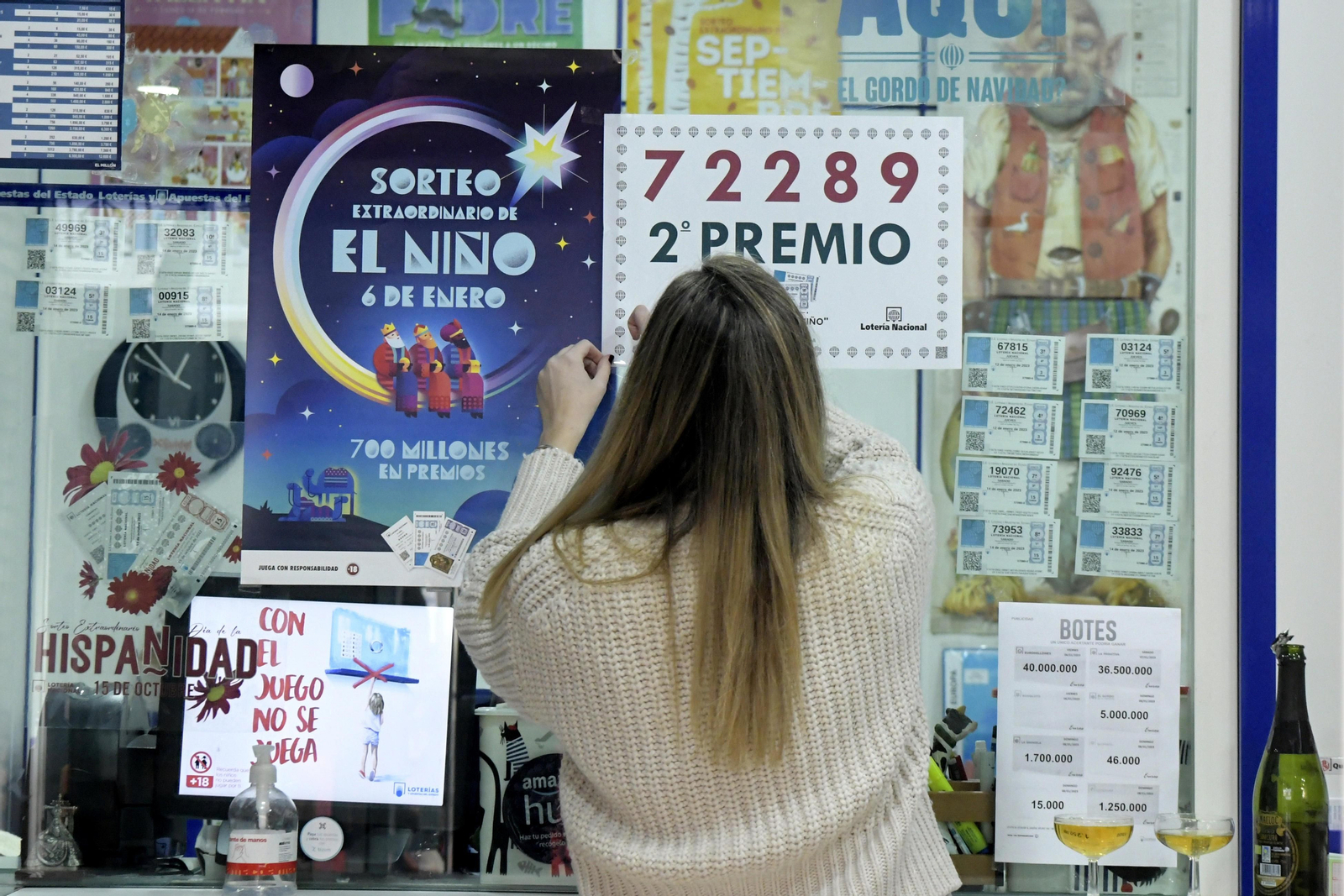 La celebración del Segundo Premio del Sorteo del NIño 2023 en Granada, en imágenes