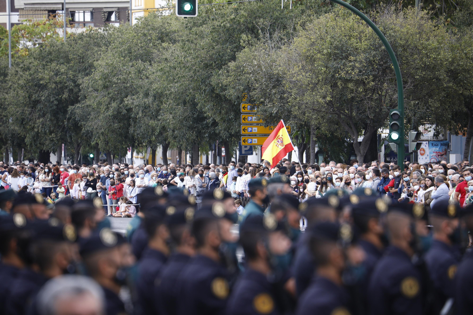 El desfile por la celebración de la semana de la Guardia Civil en Córdoba, en fotografías
