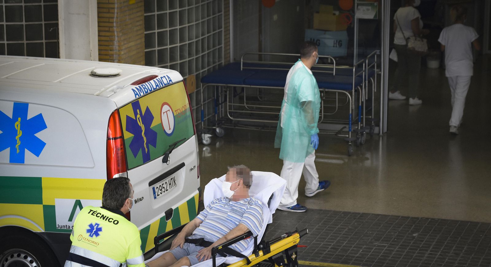 Una ambulancia llega al hospital