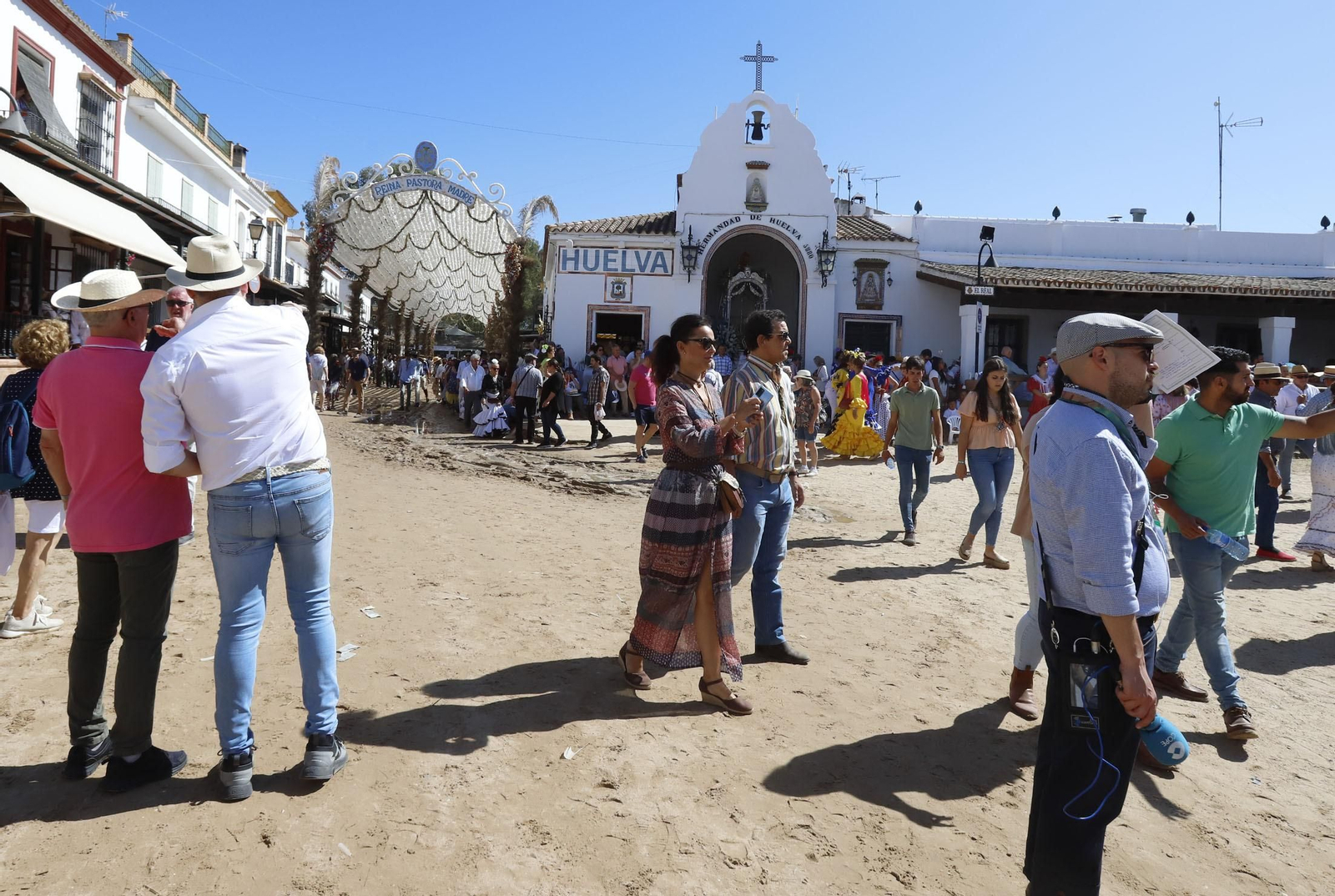 Ambiente en la aldea del Rocío en la jornada del sábado