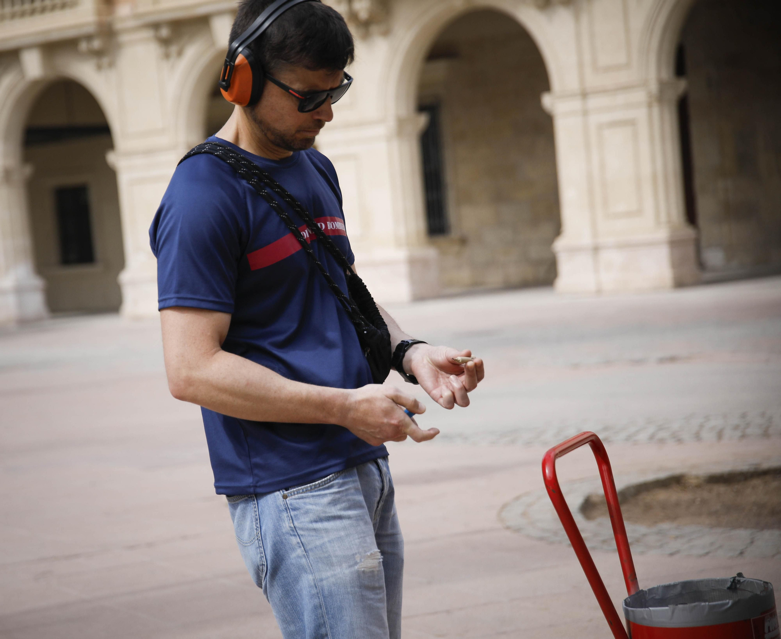 Manifestación de los bomberos quemados de Almería, en imágenes