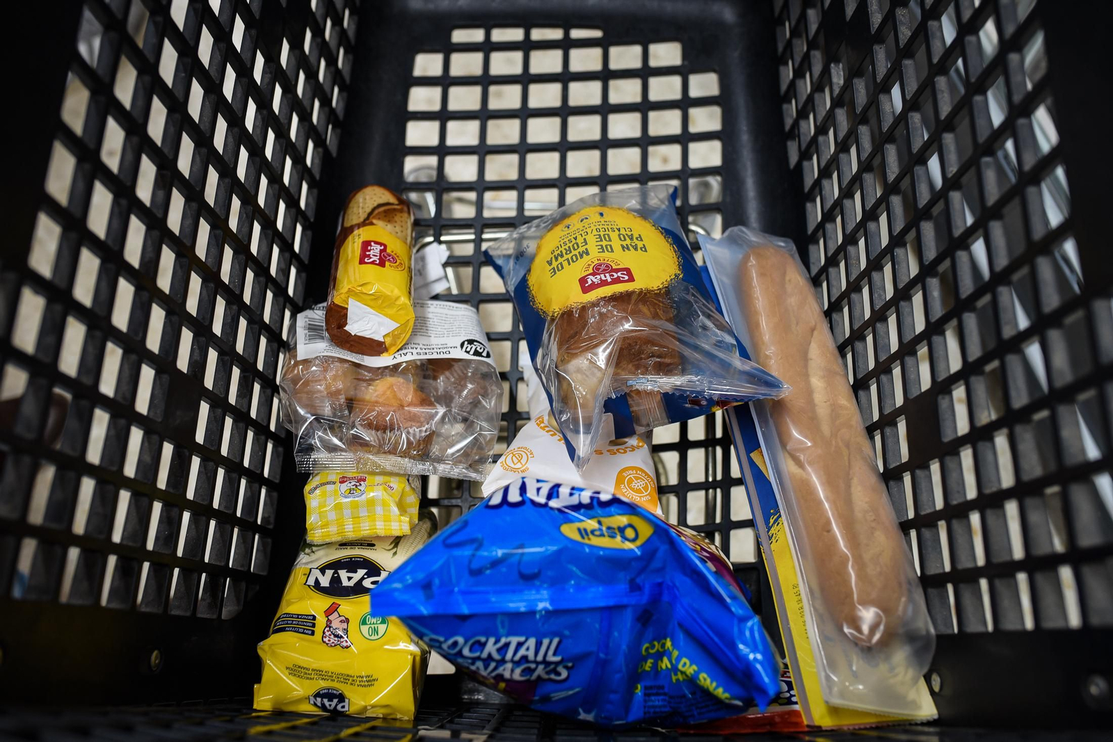 Imágenes de la compra de una familia celíaca en el supermercado