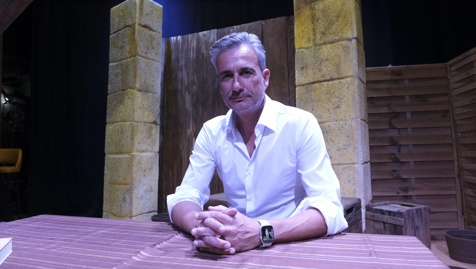 Imágenes de El Diario de los Libros, con Amós Milton