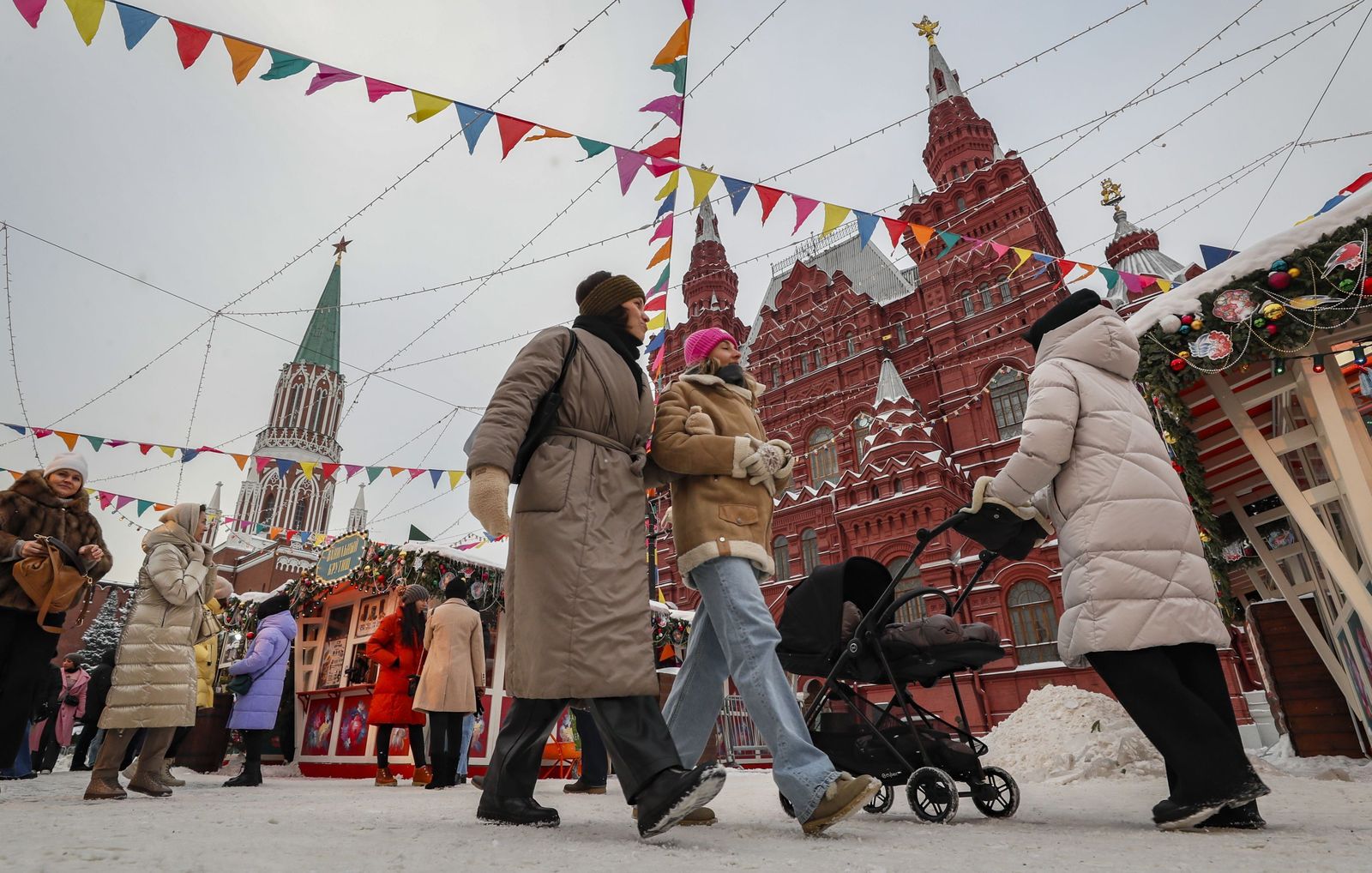 Nieve, Navidad, decoración, hielo y frío en Moscú