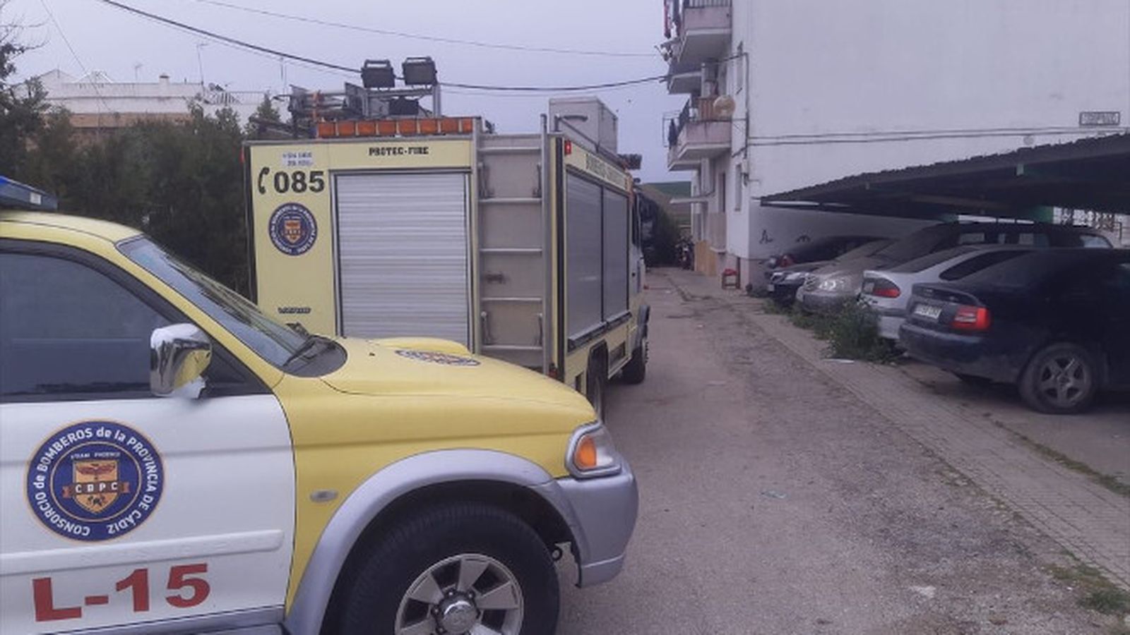 Momento de la actuación de Bomberos en Villamartín.