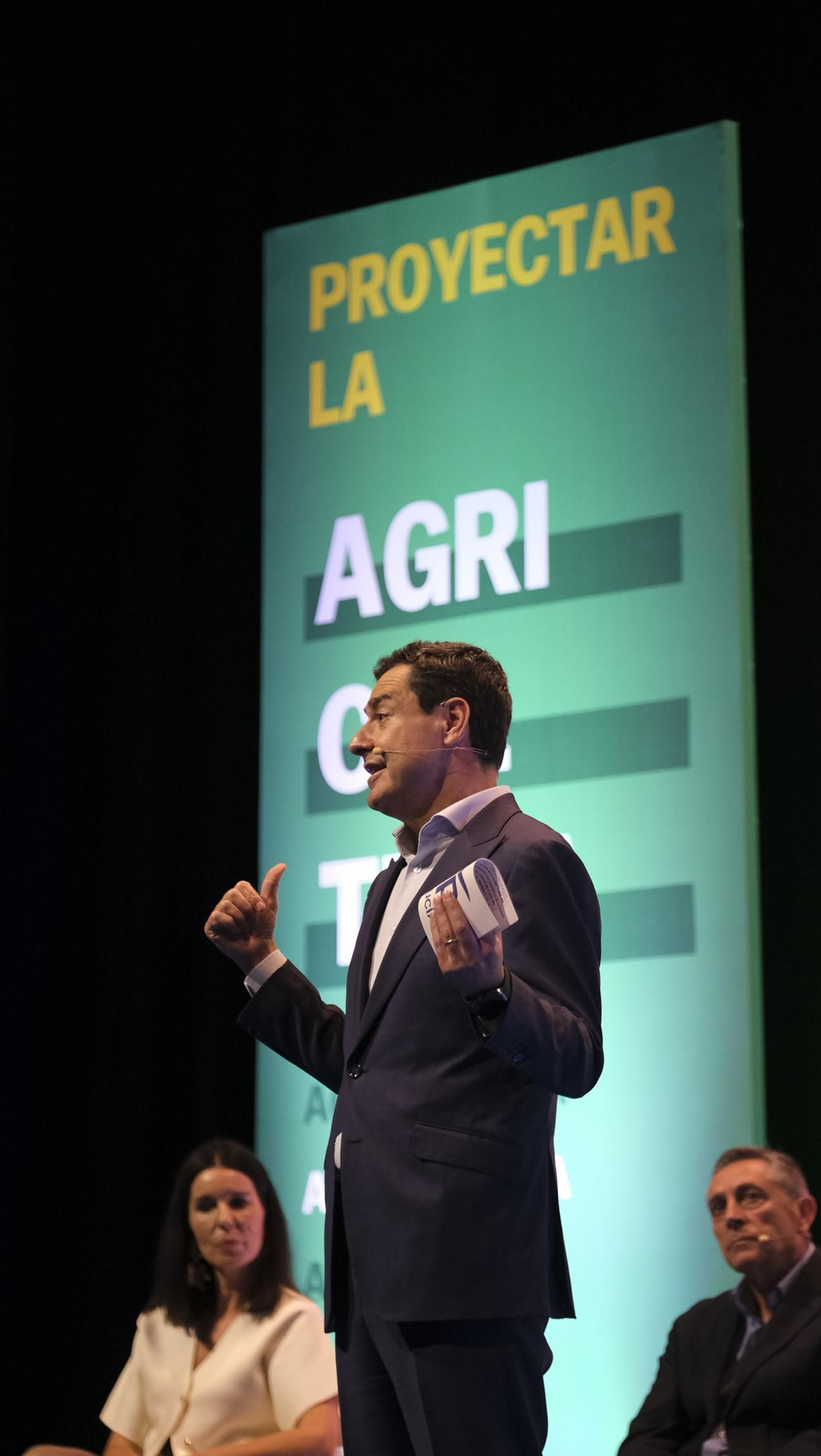 Las imágenes del 'Foro, Agricultura, Agua y Futuro en Andalucía' organizado por el PP