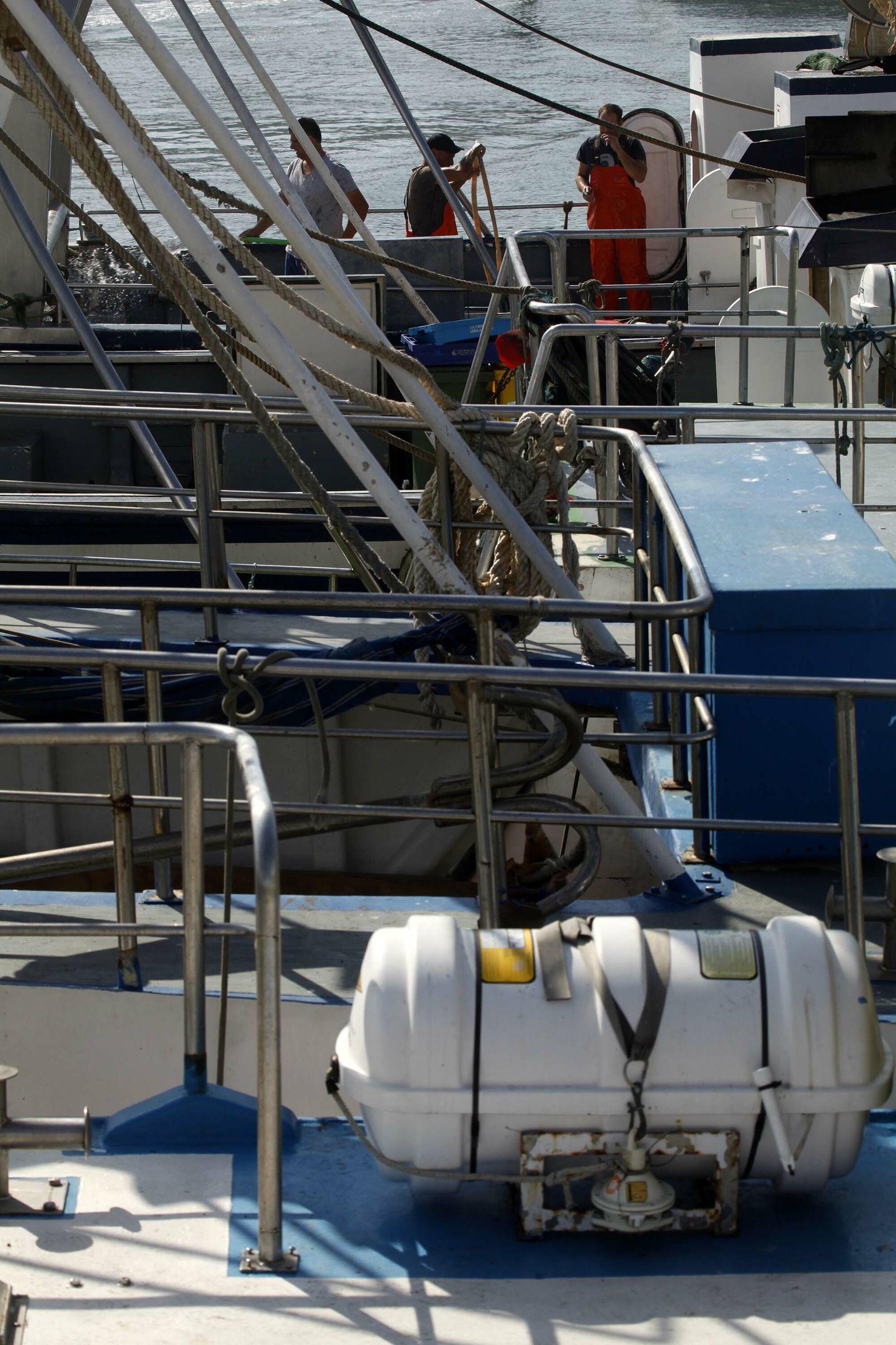 Imágenes de la flota de arrastre de Huelva en parada biológica
