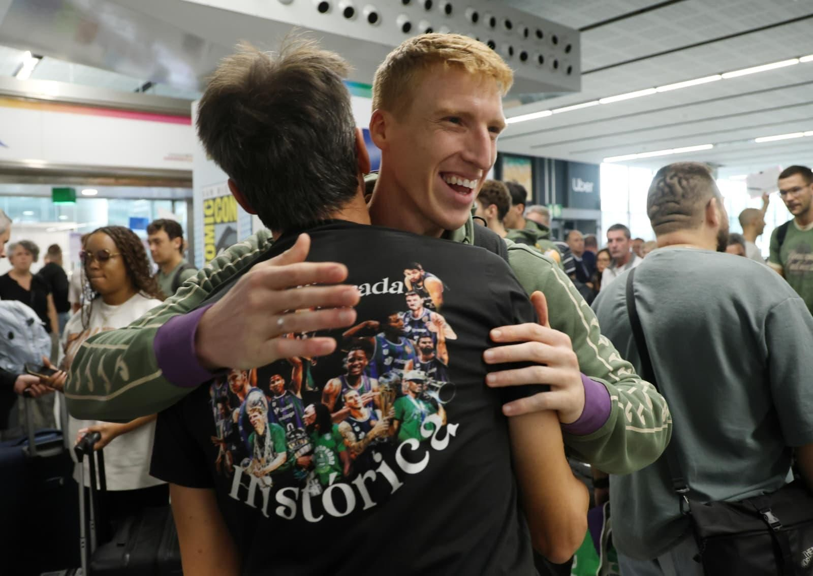 El Unicaja brinda la Copa Intercontinental con la afición