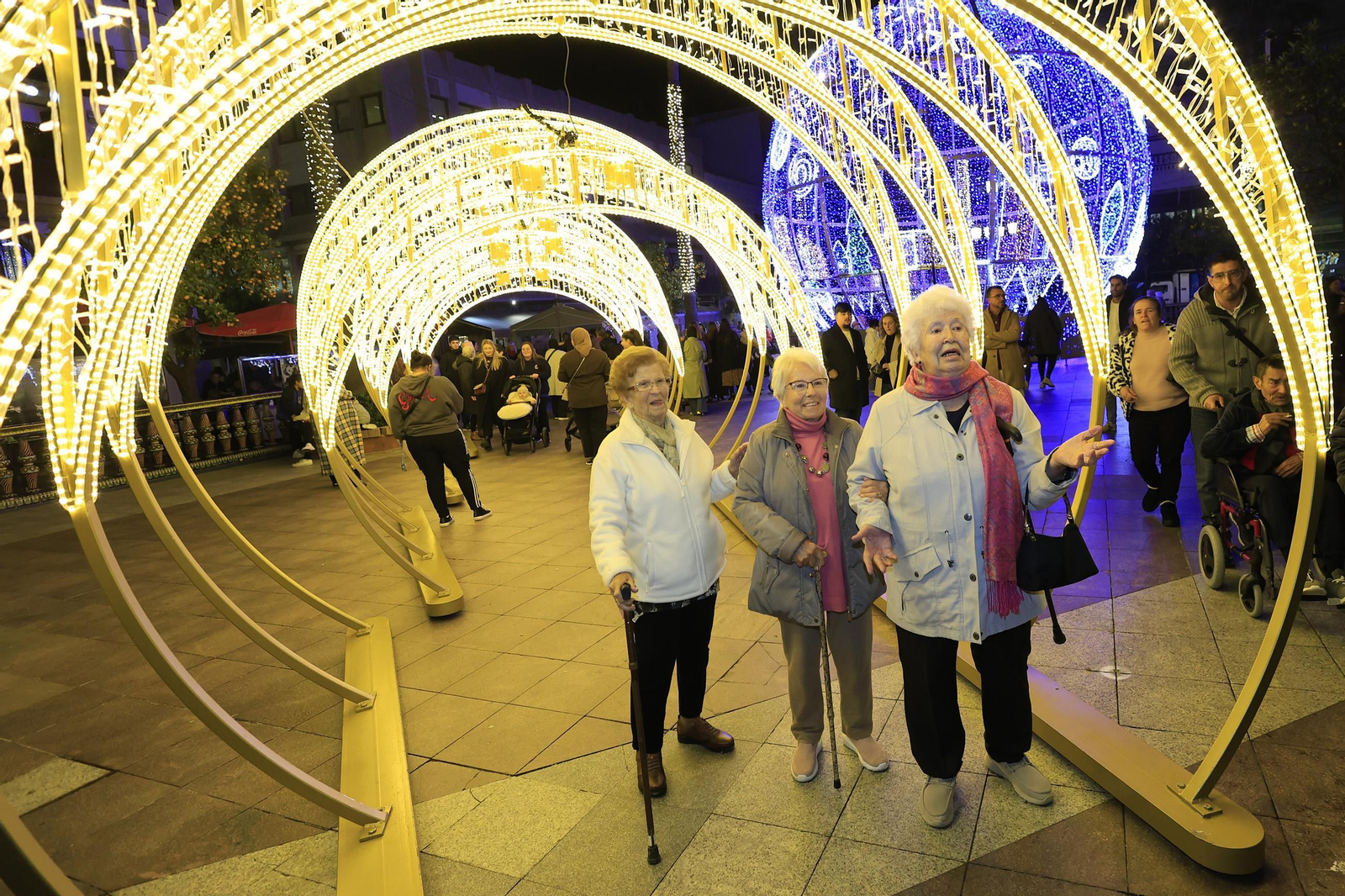 Las fotos del Paseo de la ilusión a los mayores de Algeciras