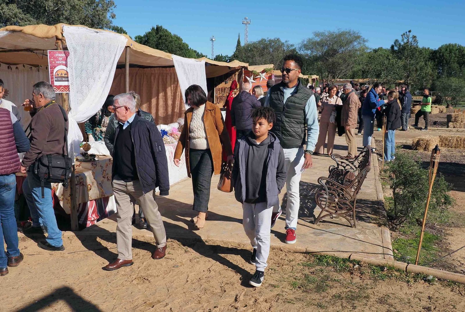 Las mejores imágenes de la recreación en Tharsis de la llegada del oro que llevarán los Reyes Magos a Belén