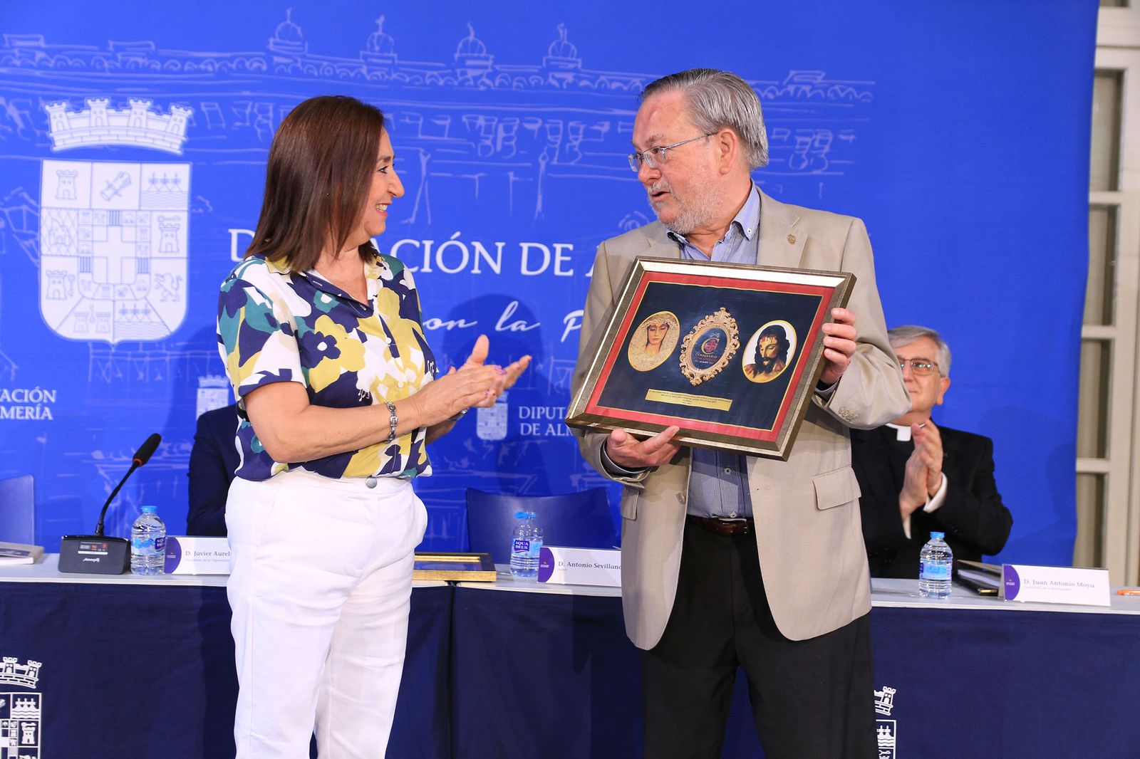 Presentación del libro del centenario del Santo Entierro