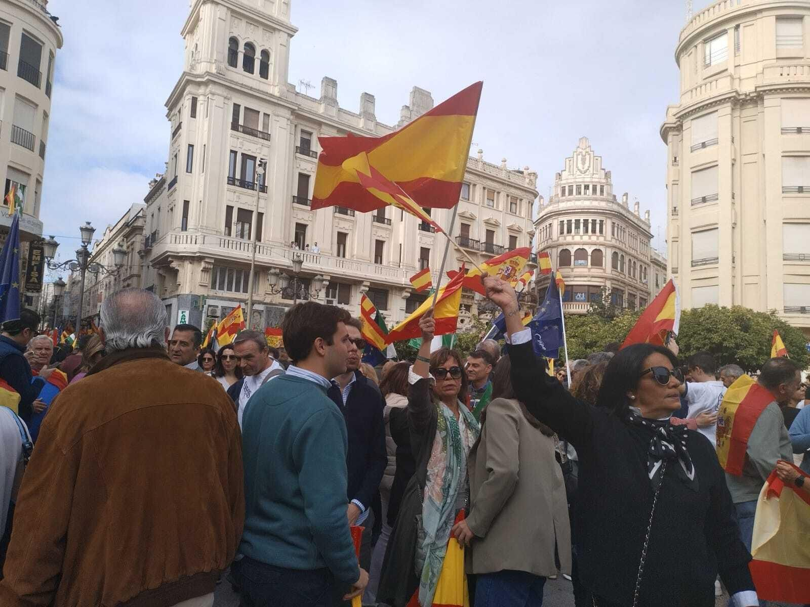 Las imágenes de la protesta del PP contra la amnistía en Córdoba