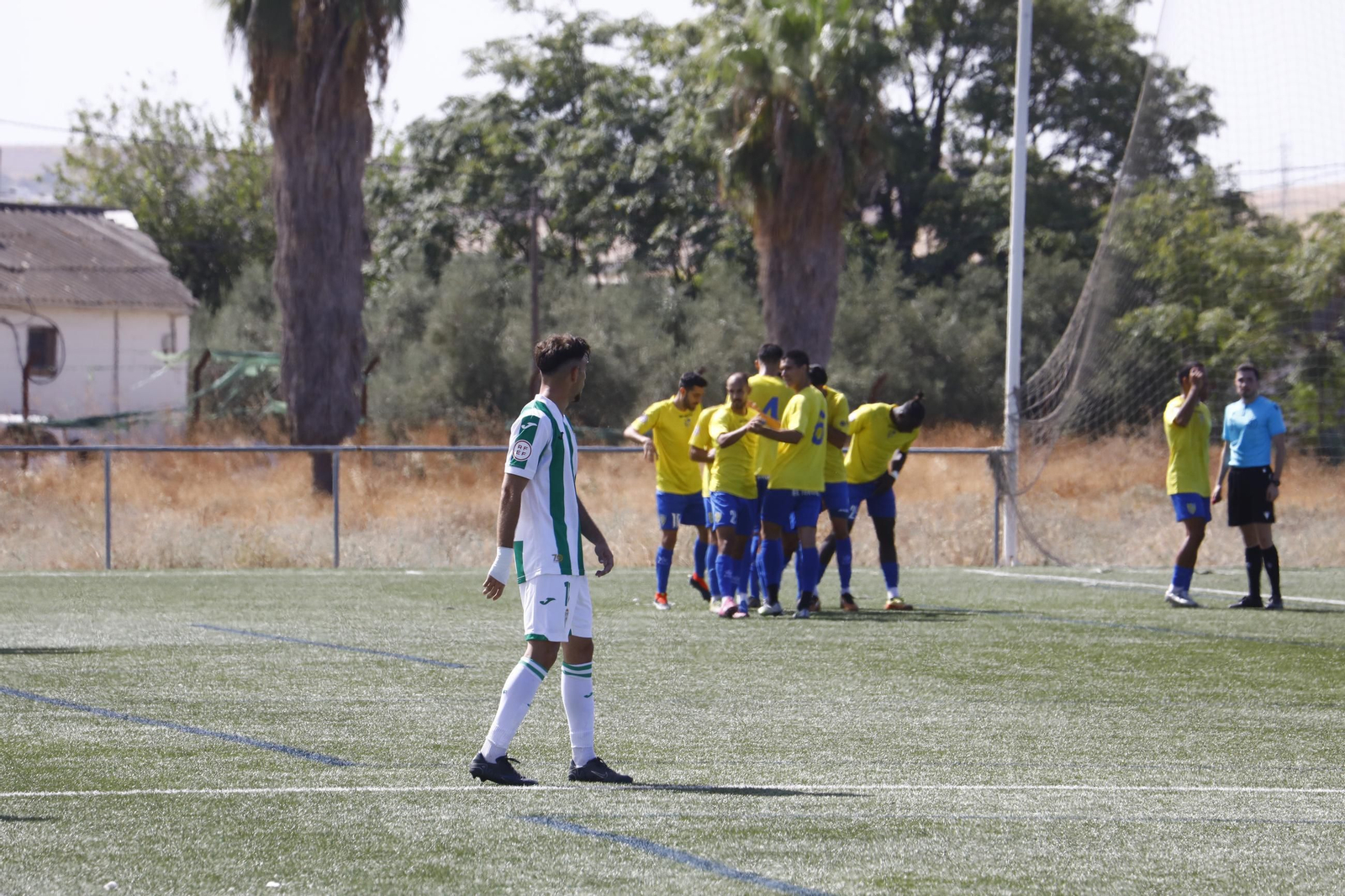 Las mejores fotos del duro estreno del Córdoba B ante el Conil en Tercera RFEF