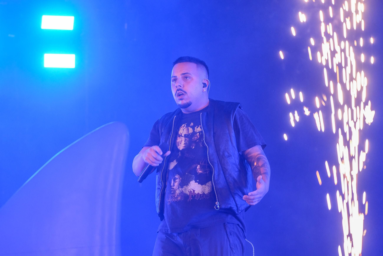 Concierto de Cruz Cafuné en el Cabaret Festival