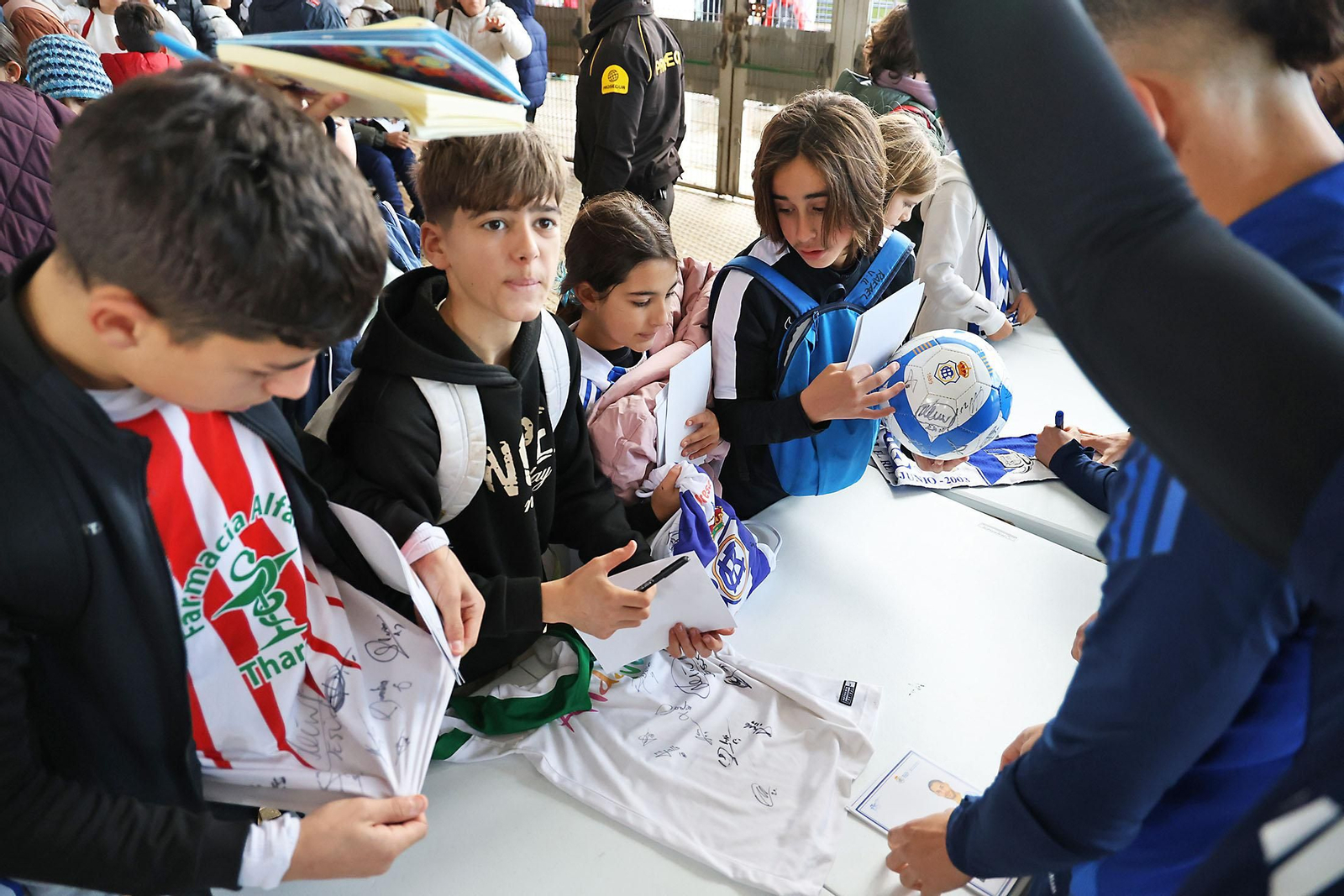Imágenes de los mas pequeños en el entrenamiento del Recreativo de Huelva