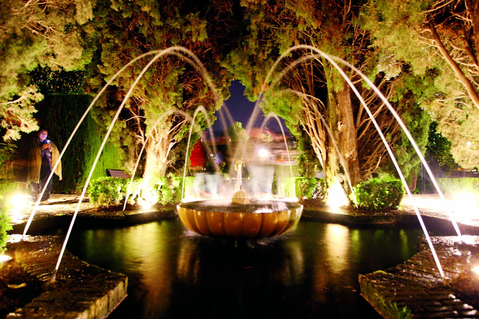 Imagen de archivo de los jardines del Generalife de Granada