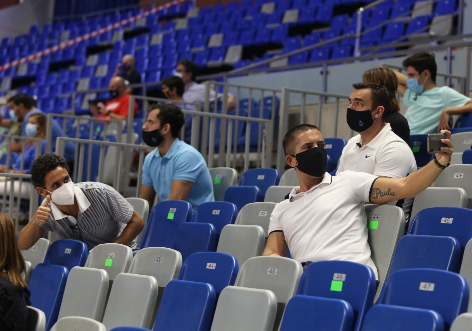 Las fotos del regreso de la afición del Unicaja al Carpena.