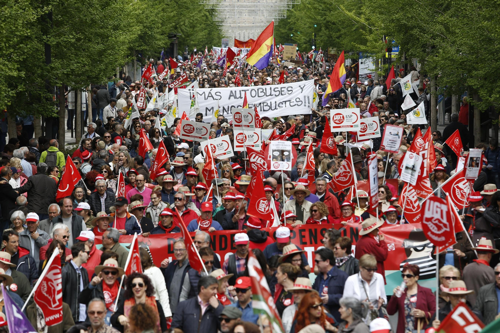 La manifestación del Primero de Mayo de Granada, en imágenes