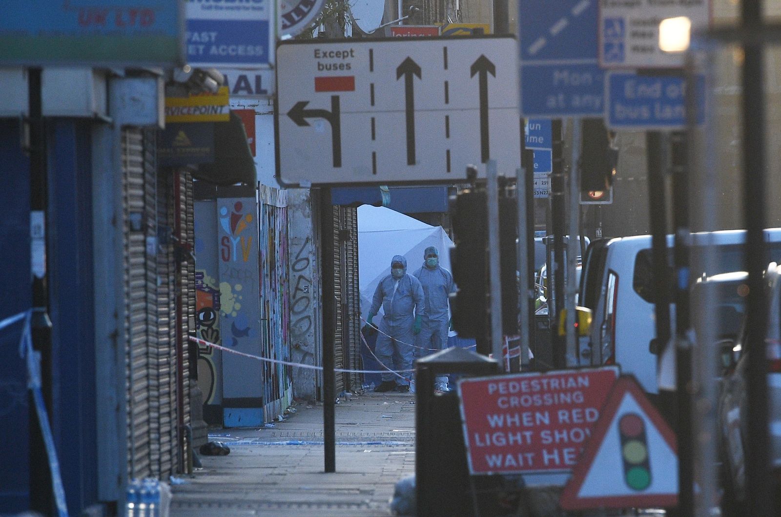 El atropello junto a la mezquita en el barrio londinense de Finsbury Park, en imágenes
