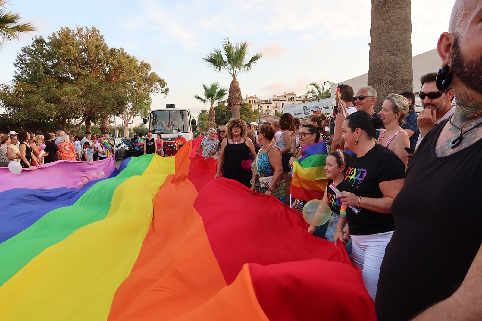 El desfile del Orgullo LGTBIQ de Vera Playa, en imágenes