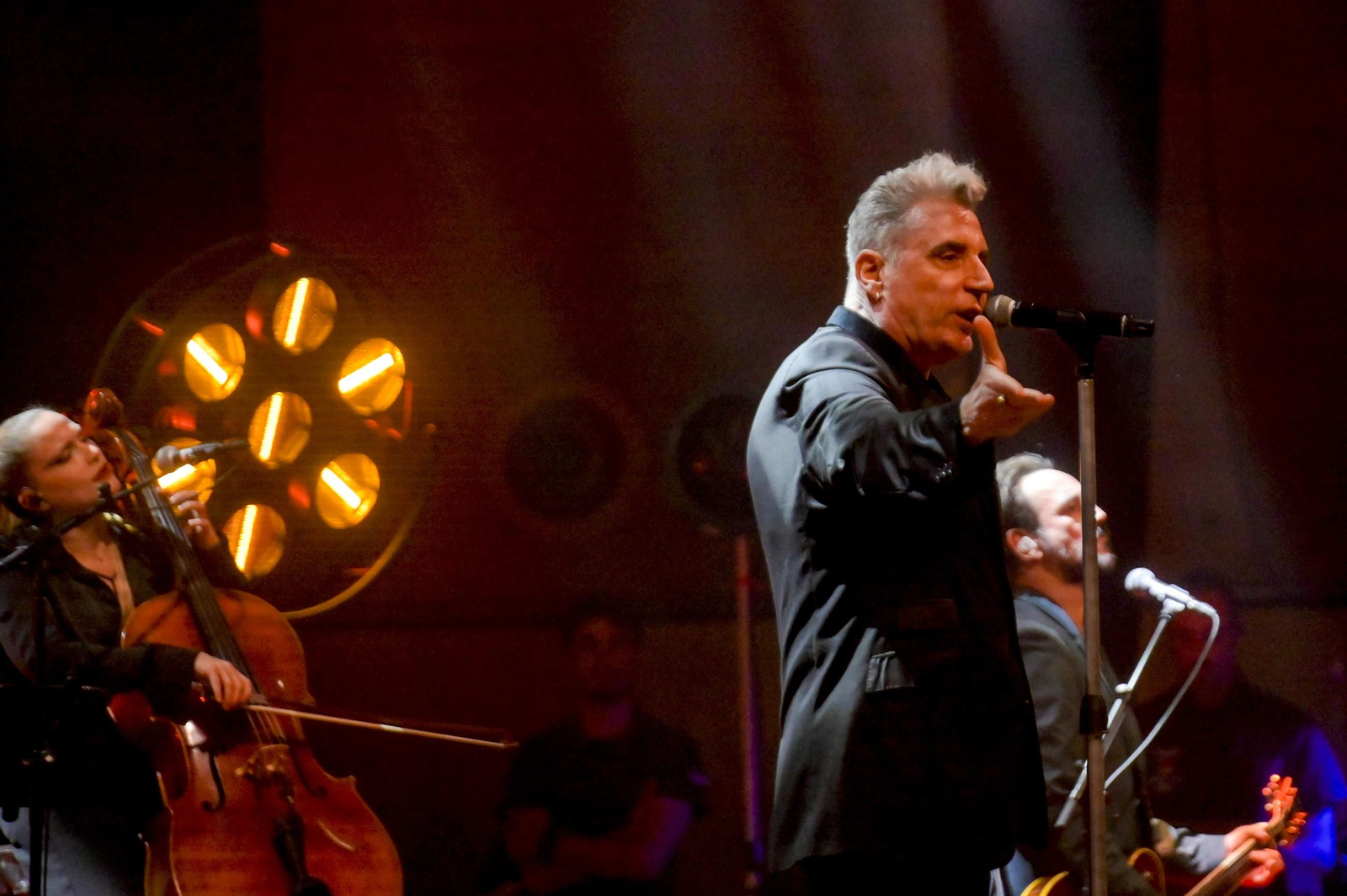 Así fue el concierto de Loquillo en Granada