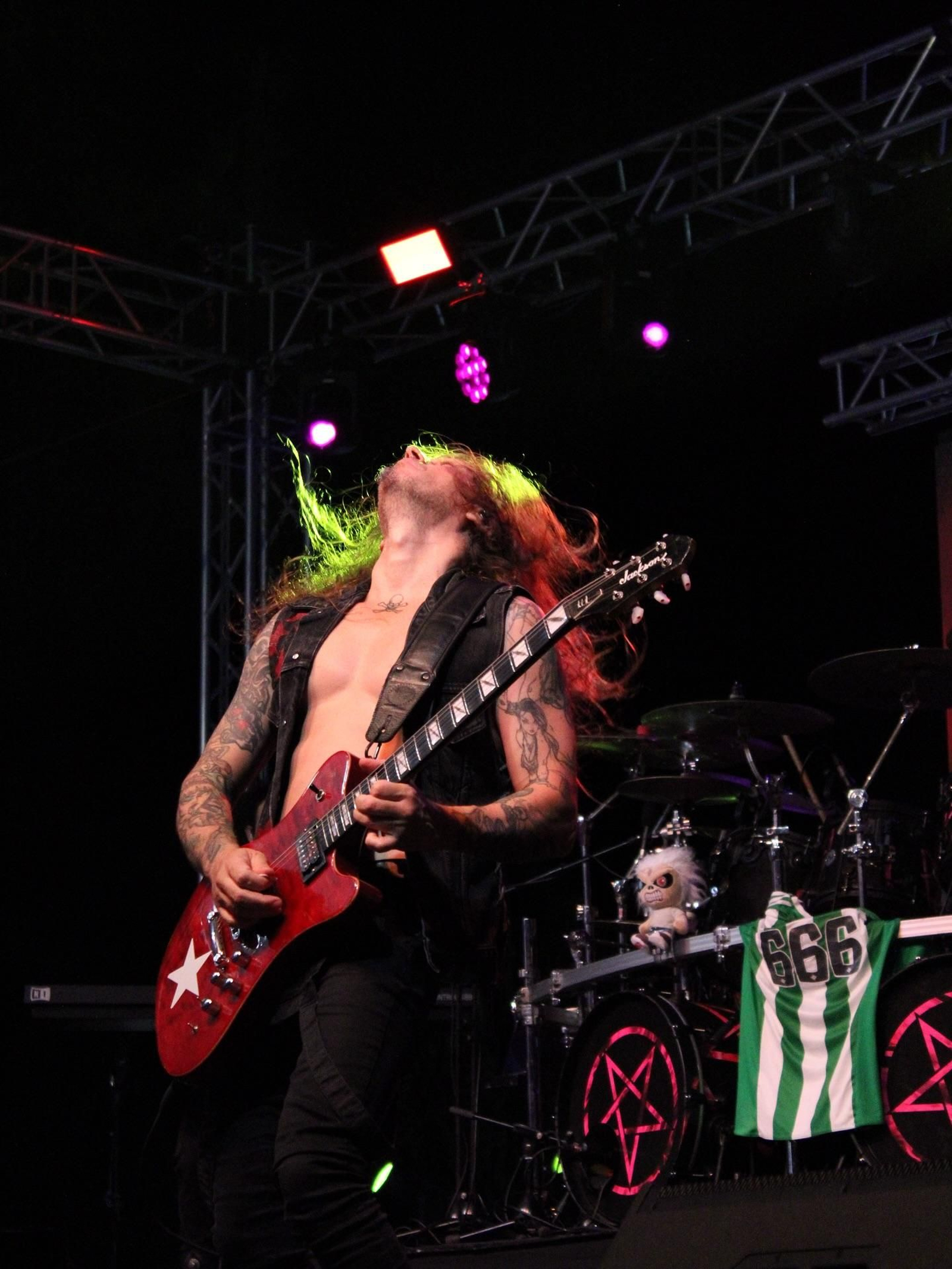 Mägo de Oz hace vibrar la Feria de Agosto de Jimena de la Frontera