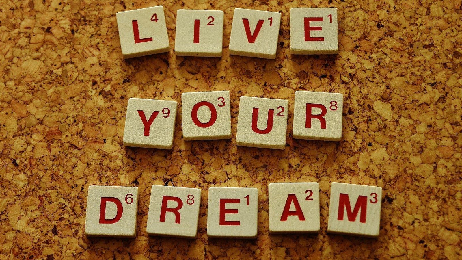 El sueño y la realidad son dos entidades contrapuestas.