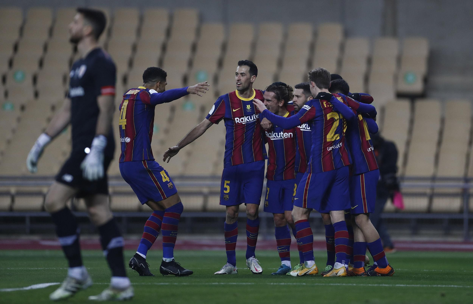 Las imágenes de la final de la Supercopa en Sevilla