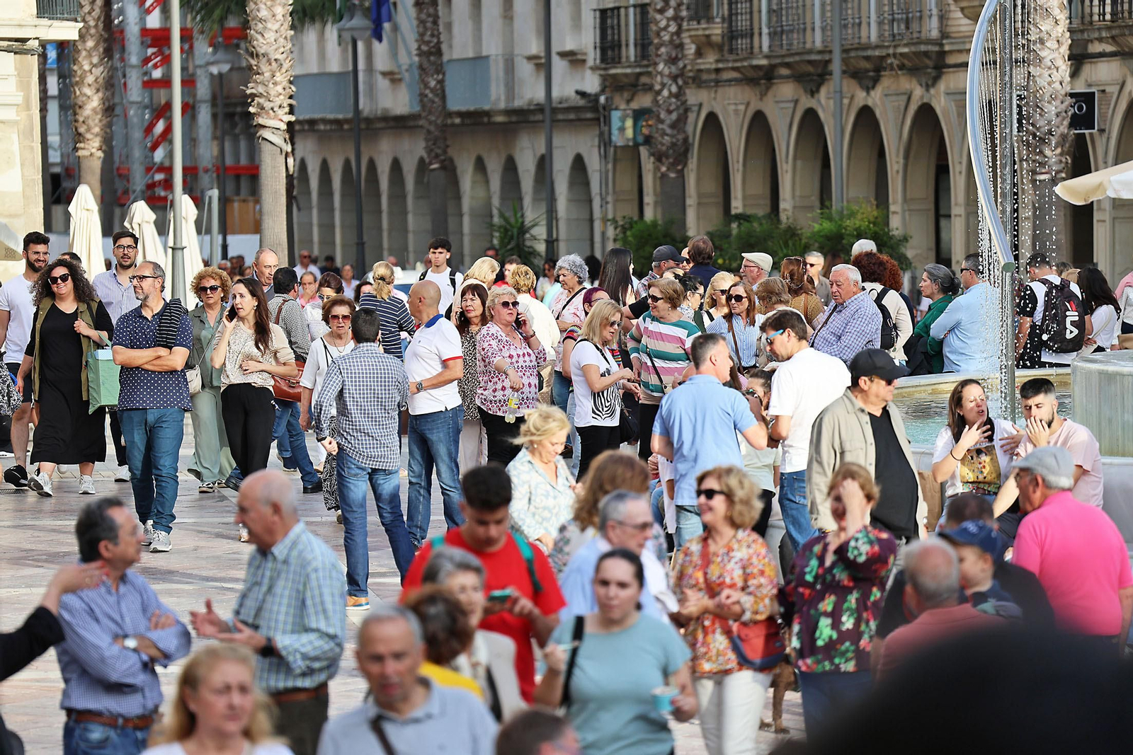 Imágenes de la concentración por las infraestructuras para Huelva