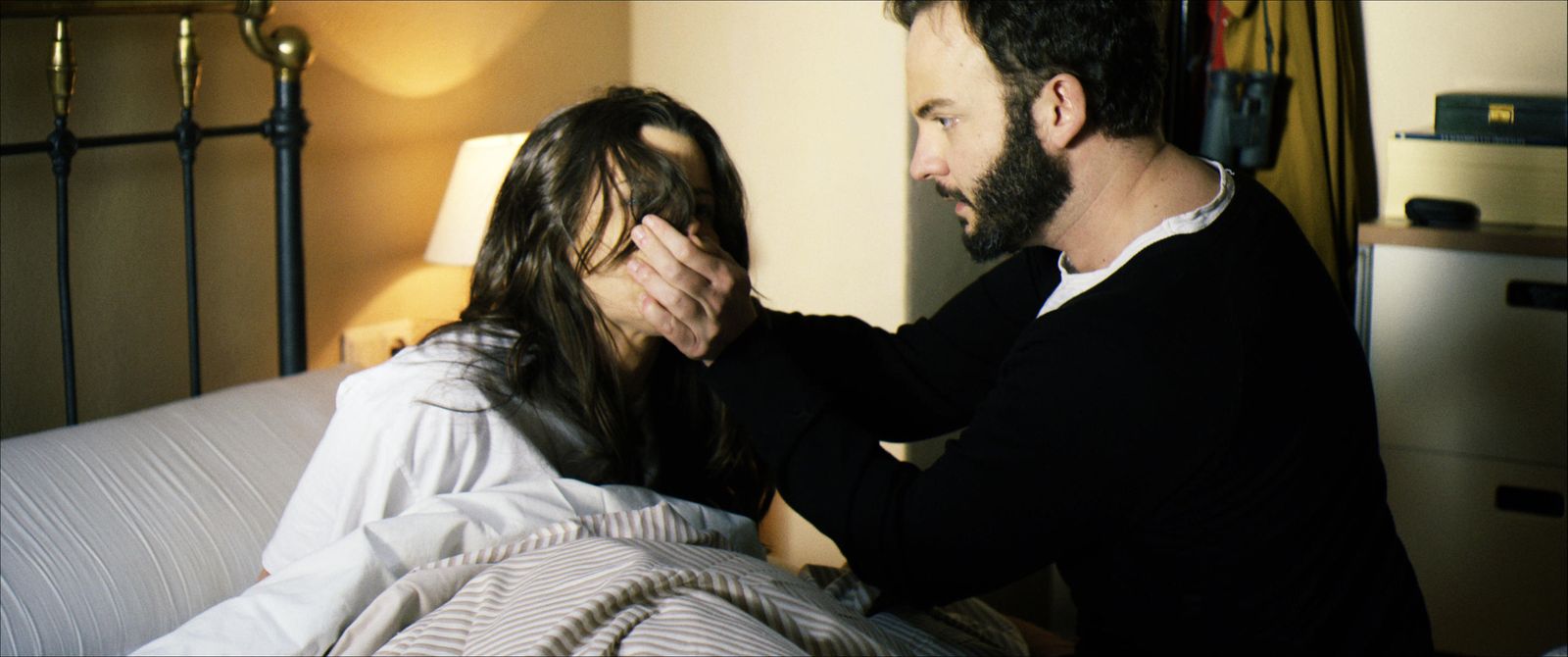 Adriana Torrebejano y Francisco Conde en una secuencia de 'La Madriguera'.