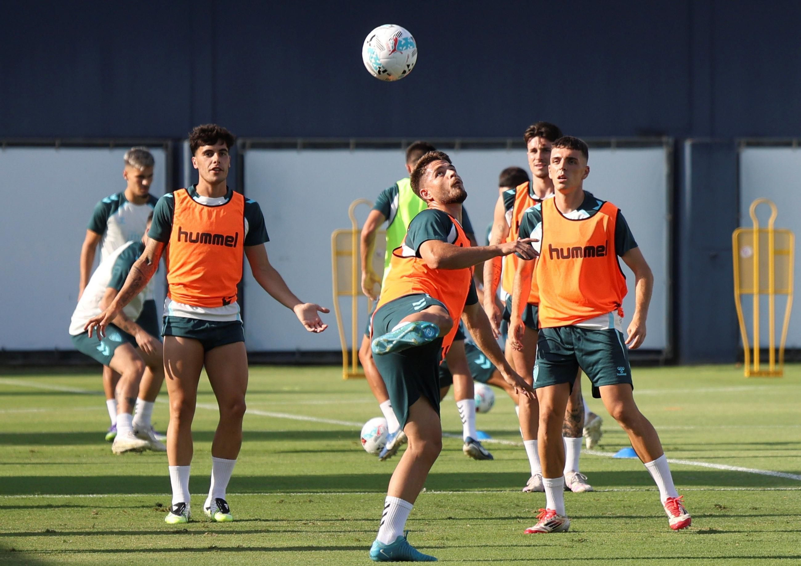 Eneko Jauregi se ejercita en su primer día como jugador del Málaga CF