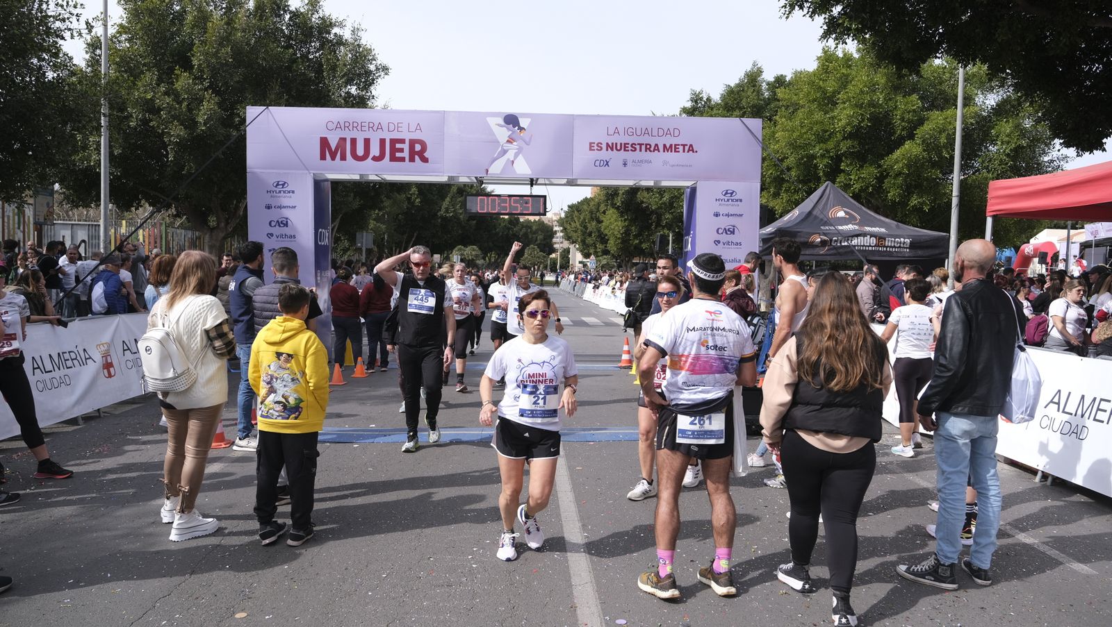 Imágenes de la Carrera de la Mujer 2023 en Almería