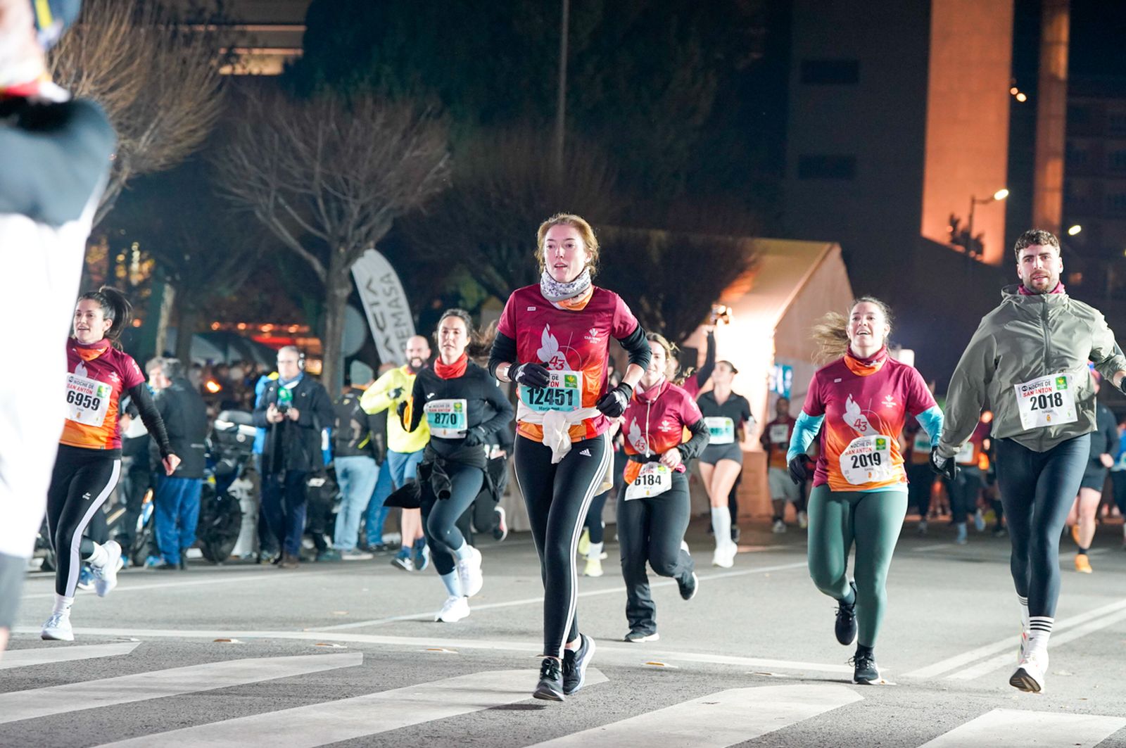 En imágenes: búscate en tu llegada a meta de la Carrera de San Antón 2026 (21)