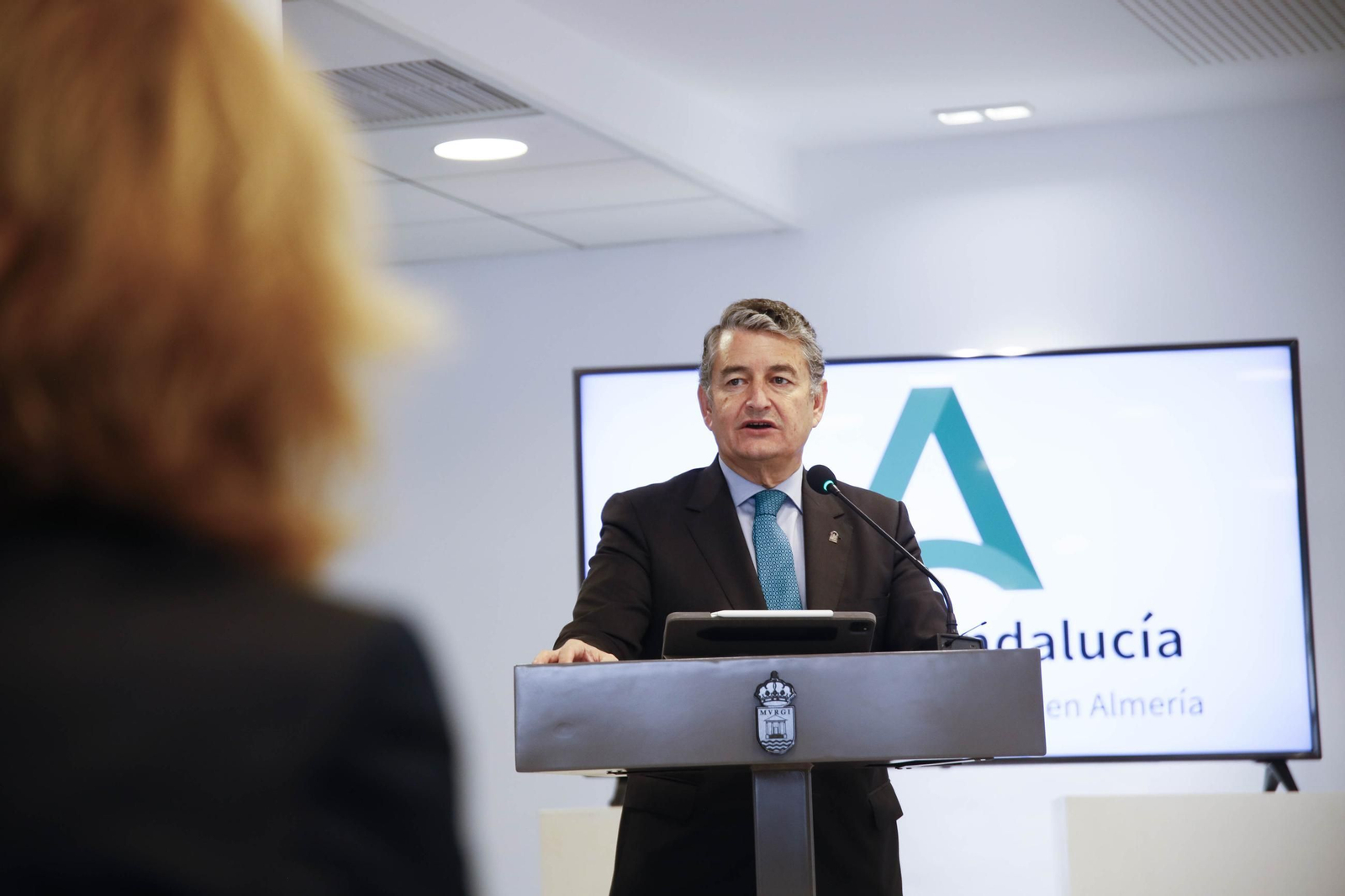 El consejero Antonio Sanz y el alcalde ejidense Francisco Góngora, firman un convenio para la creación de un Centro de Emprendimiento Digital, en imágenes