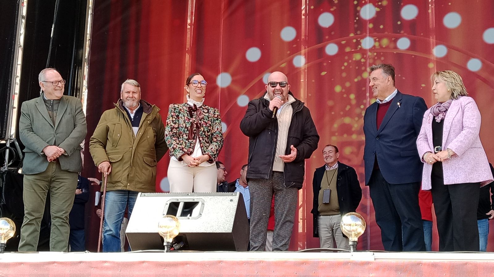 Carnaval 2026 en San Fernando: las peñas entregan sus reconocimientos para abrir la fiesta en la plaza del Rey