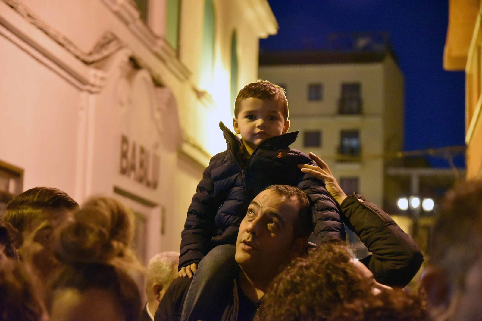 Cabalgata de Reyes magos en la Línea