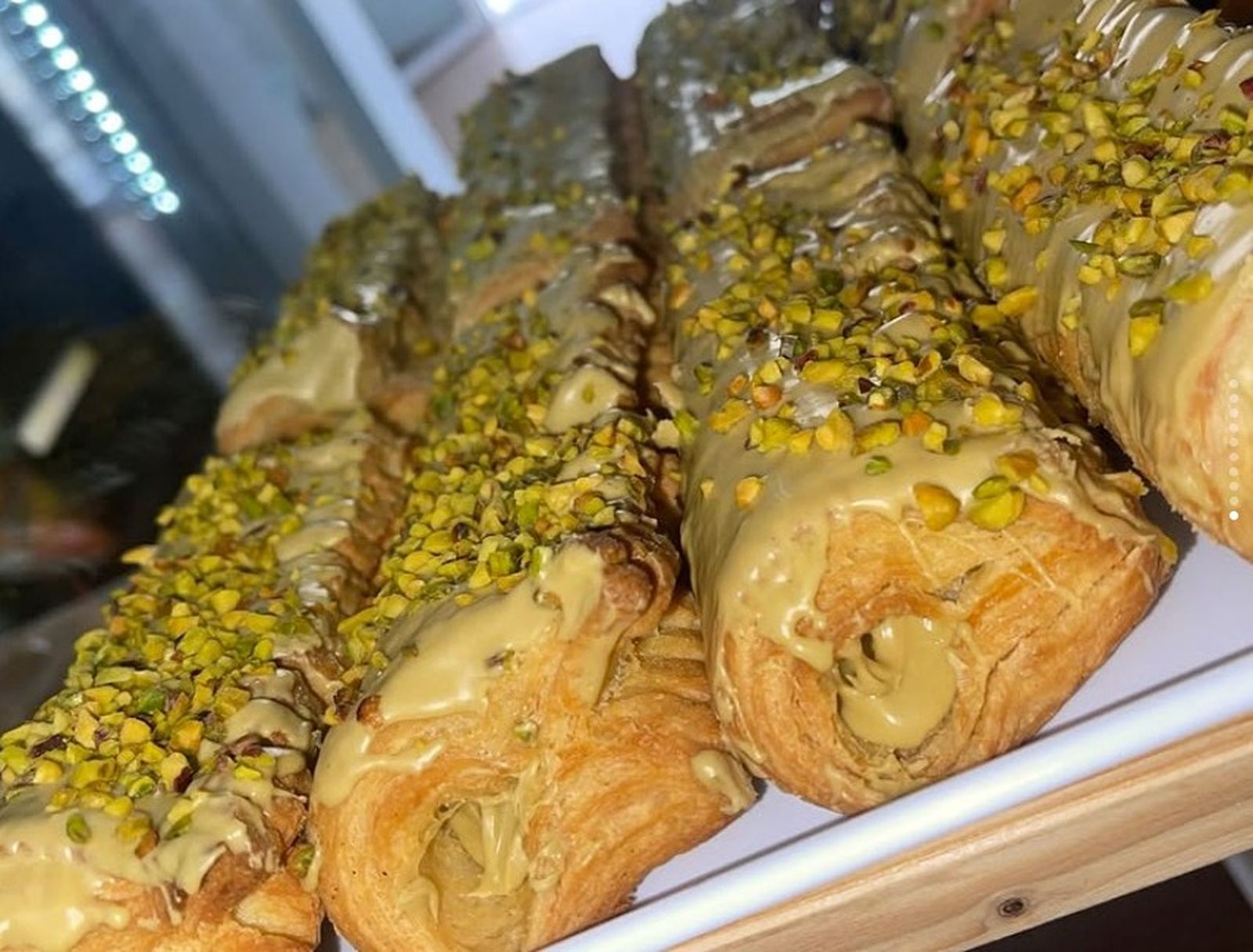 Cañas de pistacho de Panadería Pastelería El Perchitero, en La Barca (Jerez).