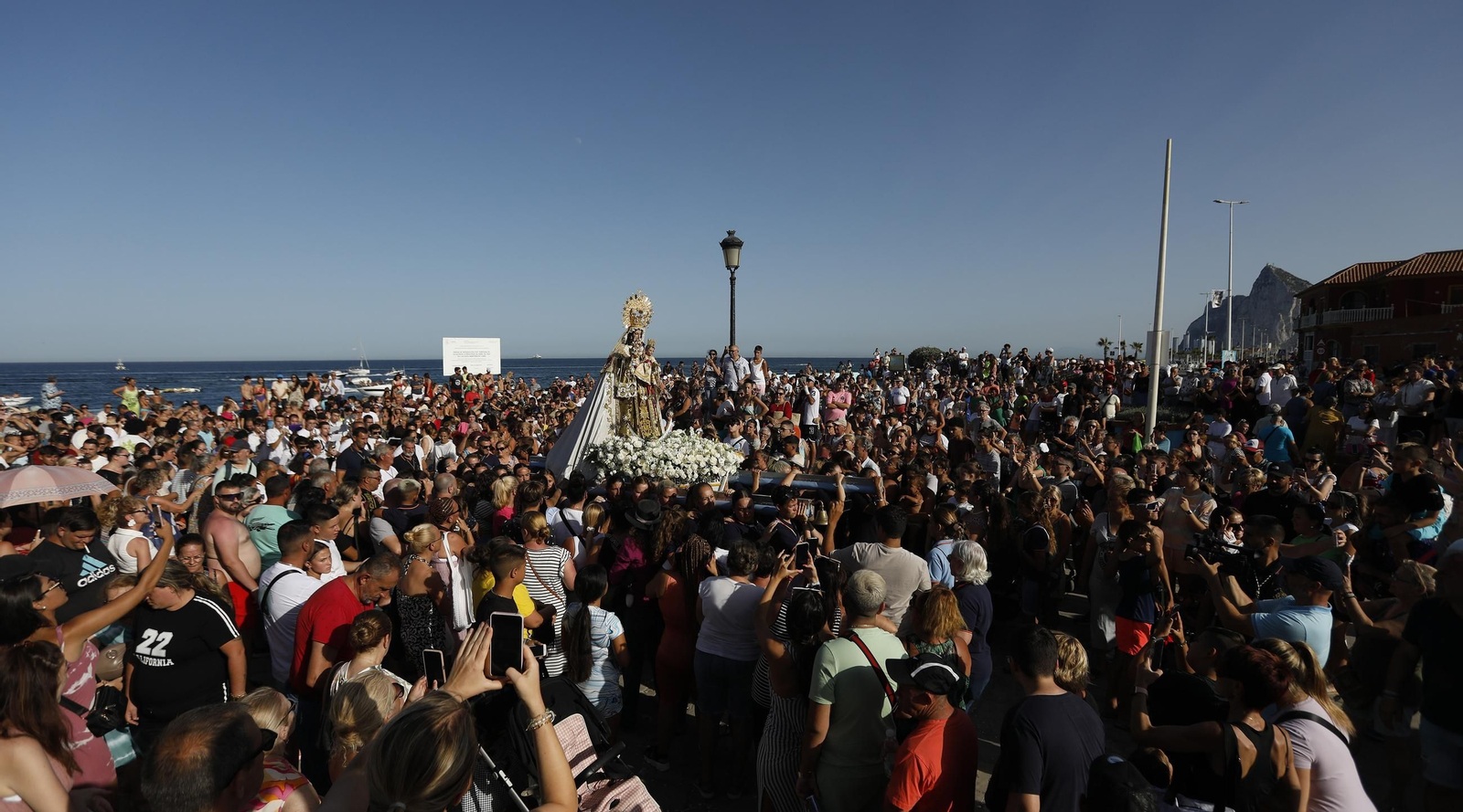 Procesión de la Virgen del Carmen de la iglesia de la Atunara en La Línea