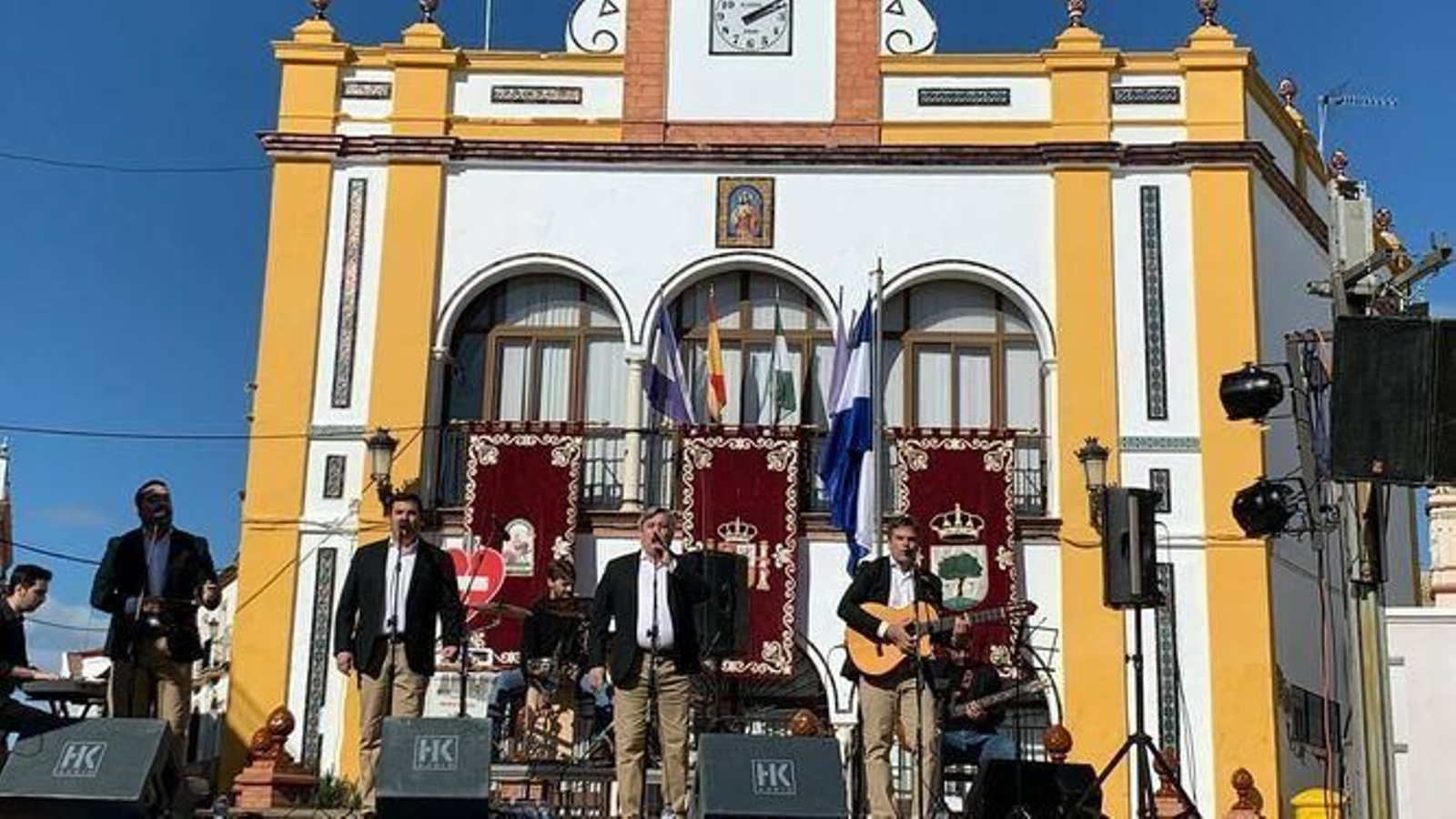 El grupo de sevillanas Brumas.
