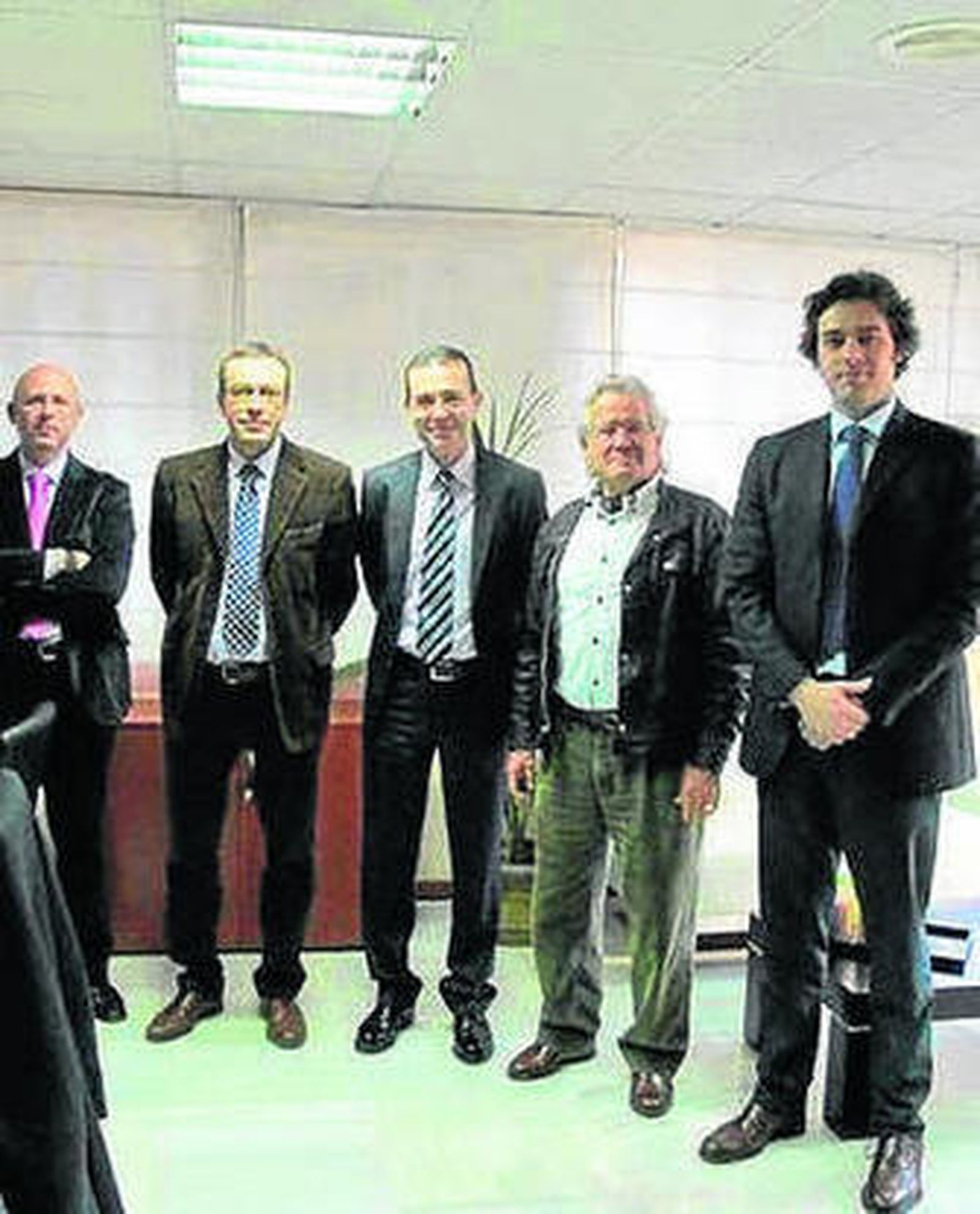 Pérez Navas con gestores del yeso.