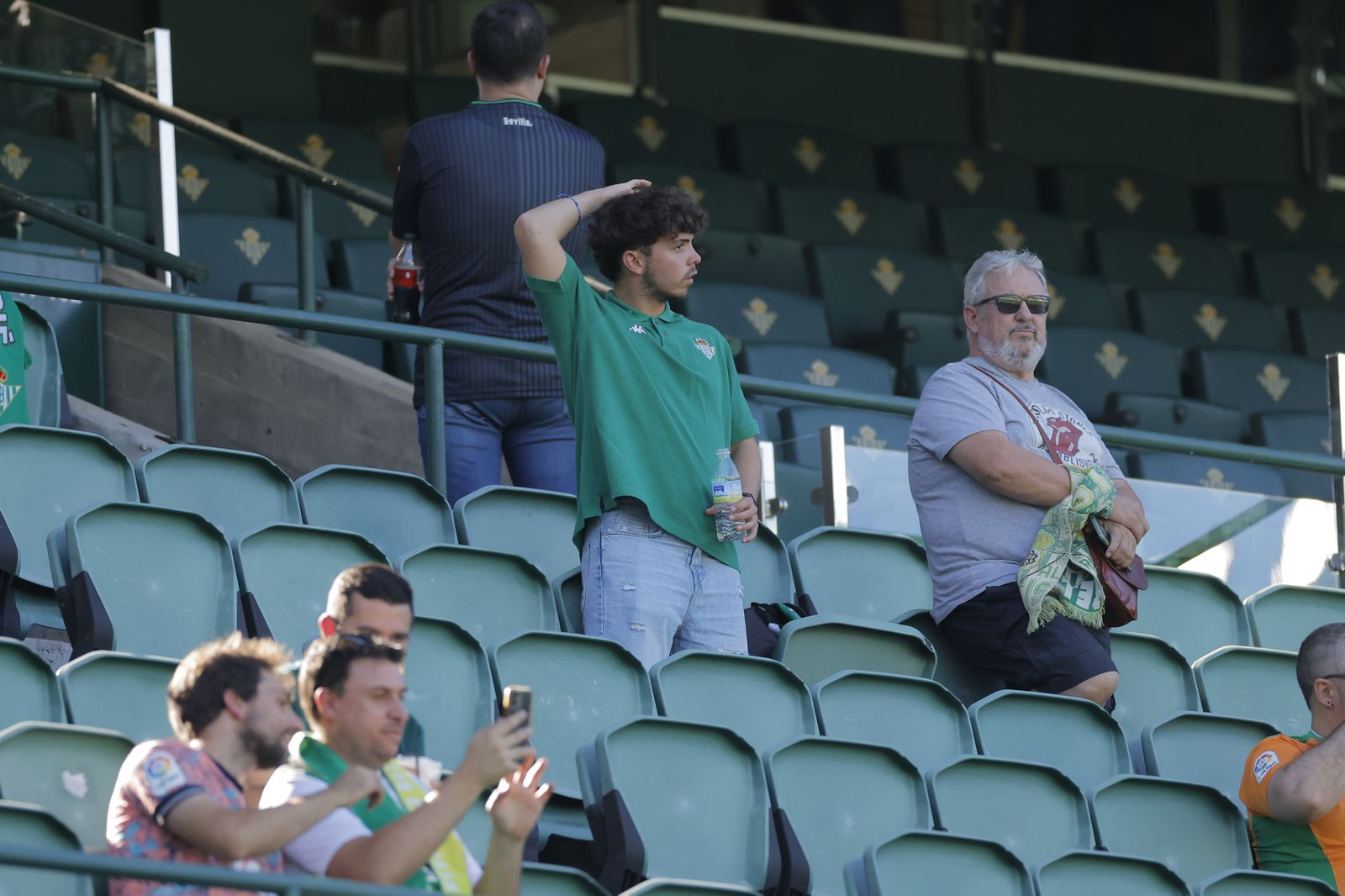 Búscate en las fotos del Betis-Cádiz