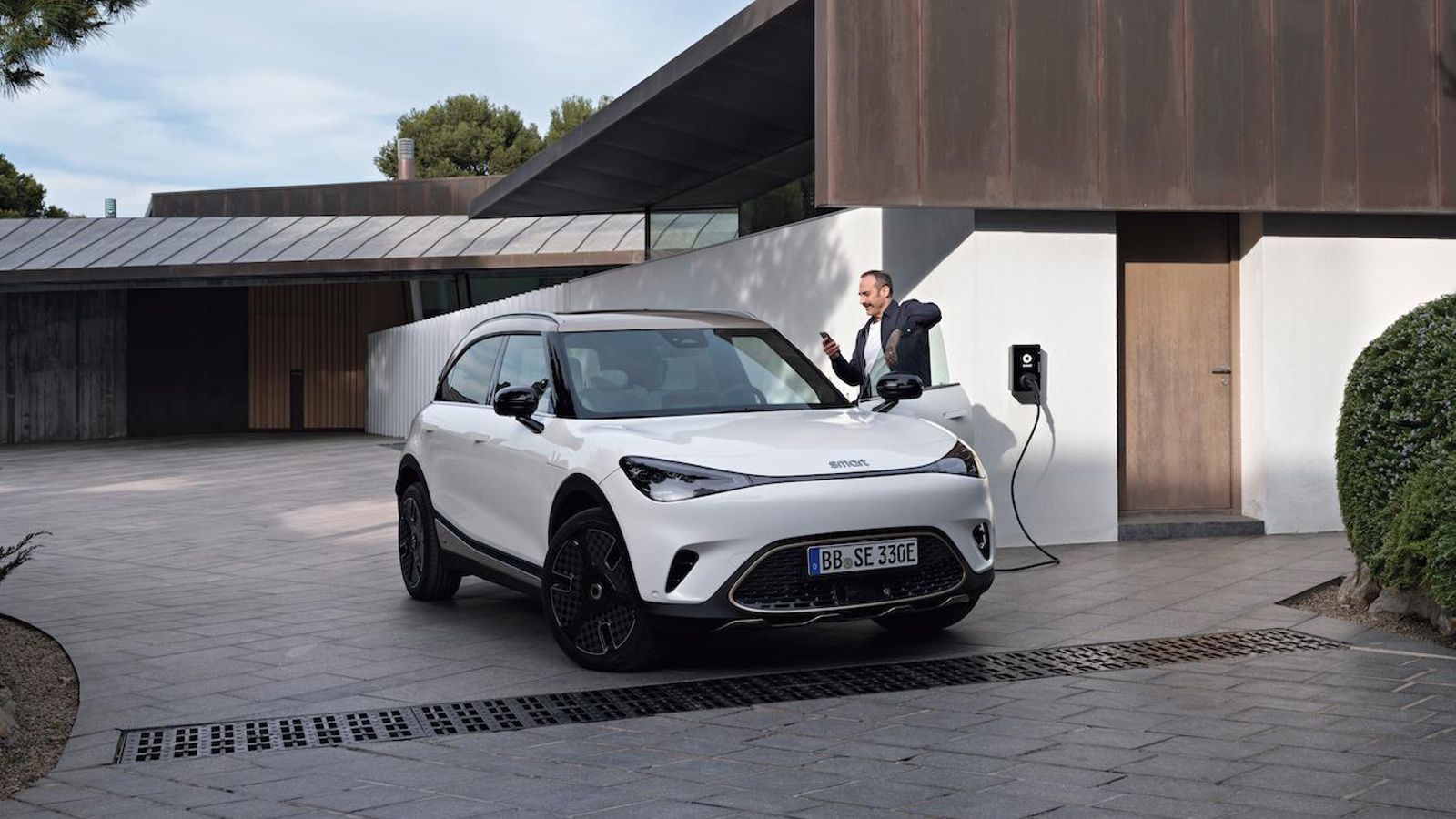 El Smart #1 puede cargarse, recurriendo a corriente alterna, con una potencia inusualmente alta: 22 kW.