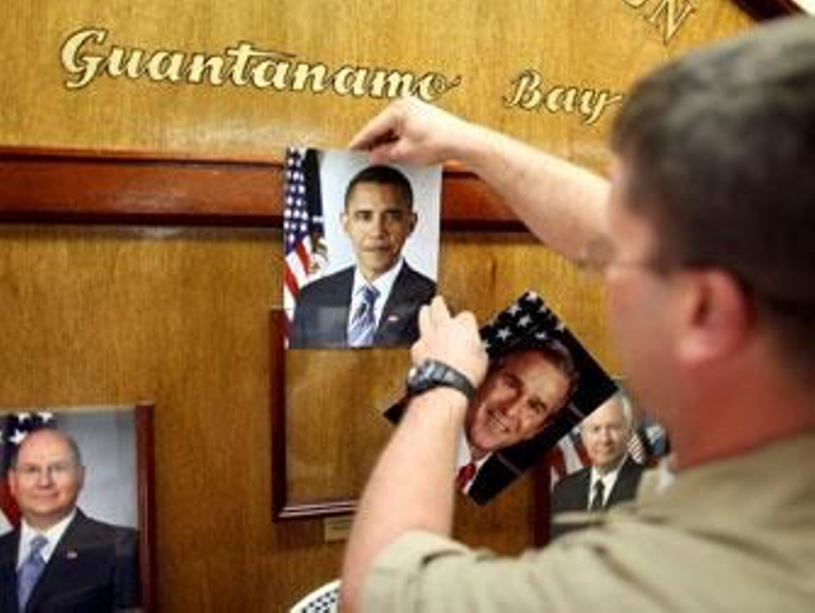 Obama ordena el cese de los juicios de Guantánamo