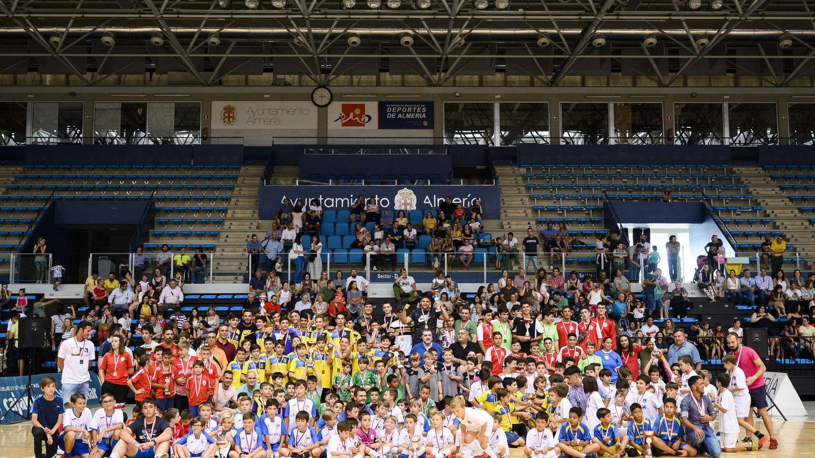 Foto de familia con todos los ganadores