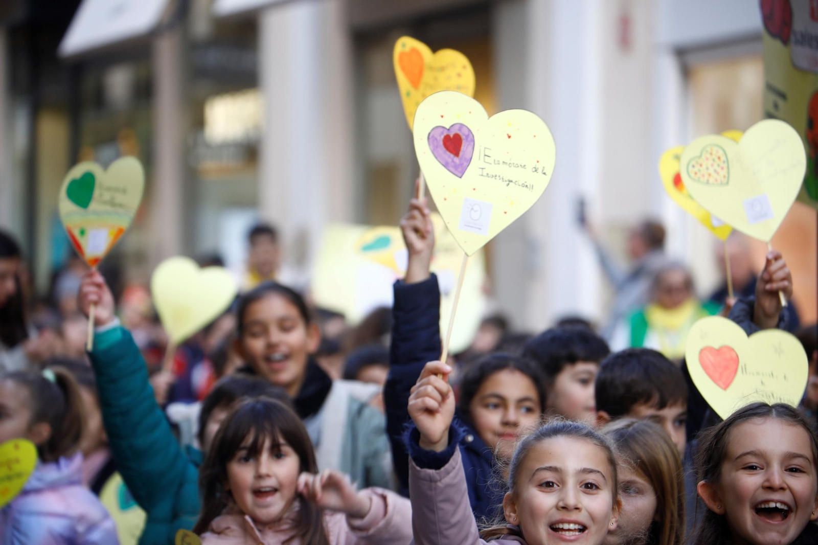 Más de un millar de niños marchan por Córdoba contra el cáncer infantil