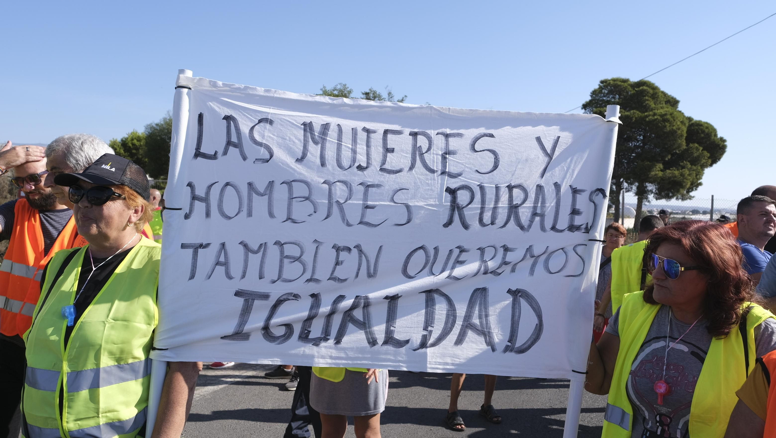 Protestas de los vecinos de los cortijos de La Cañada por la falta de iluminación